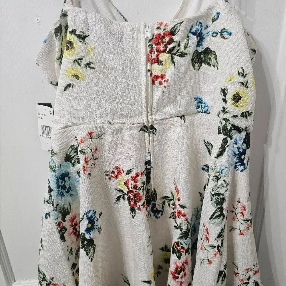 NWT Trixxi dress sz 9. Zip up back, wrap style front.